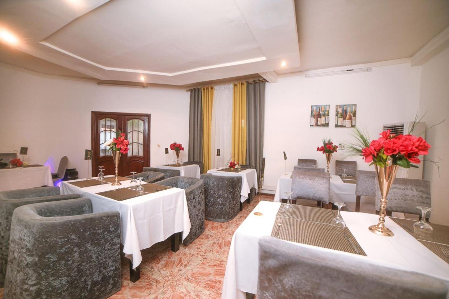 Les Residences De La Providence - Appart Hotel Yaoundé Exteriör bild
